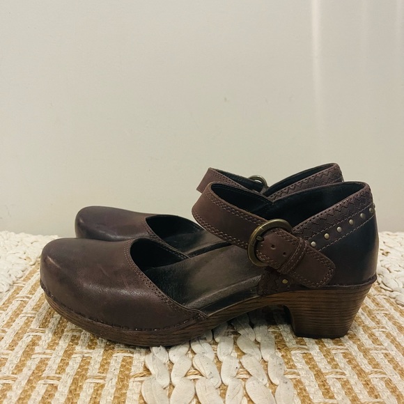 Women’s DANSKO Makenna Mary Jane Clog Heel Brown Leather Studded Size 39